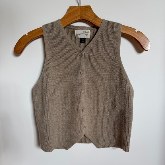 Universal Thread Tan Vest - Picture 1 of 5
